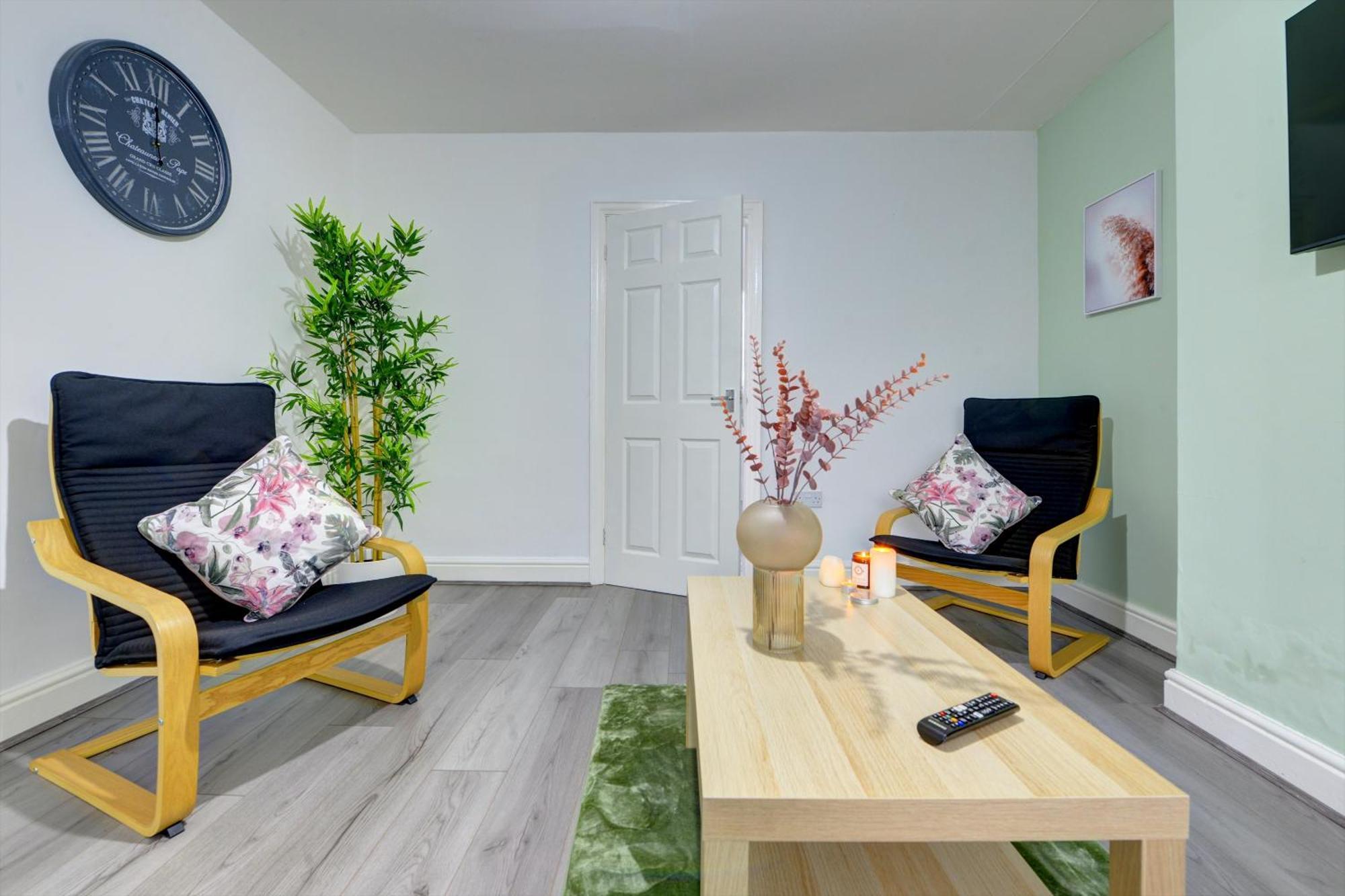 Stunning And Lovely 3 Bed House - Catch 22 Coventry Exteriér fotografie