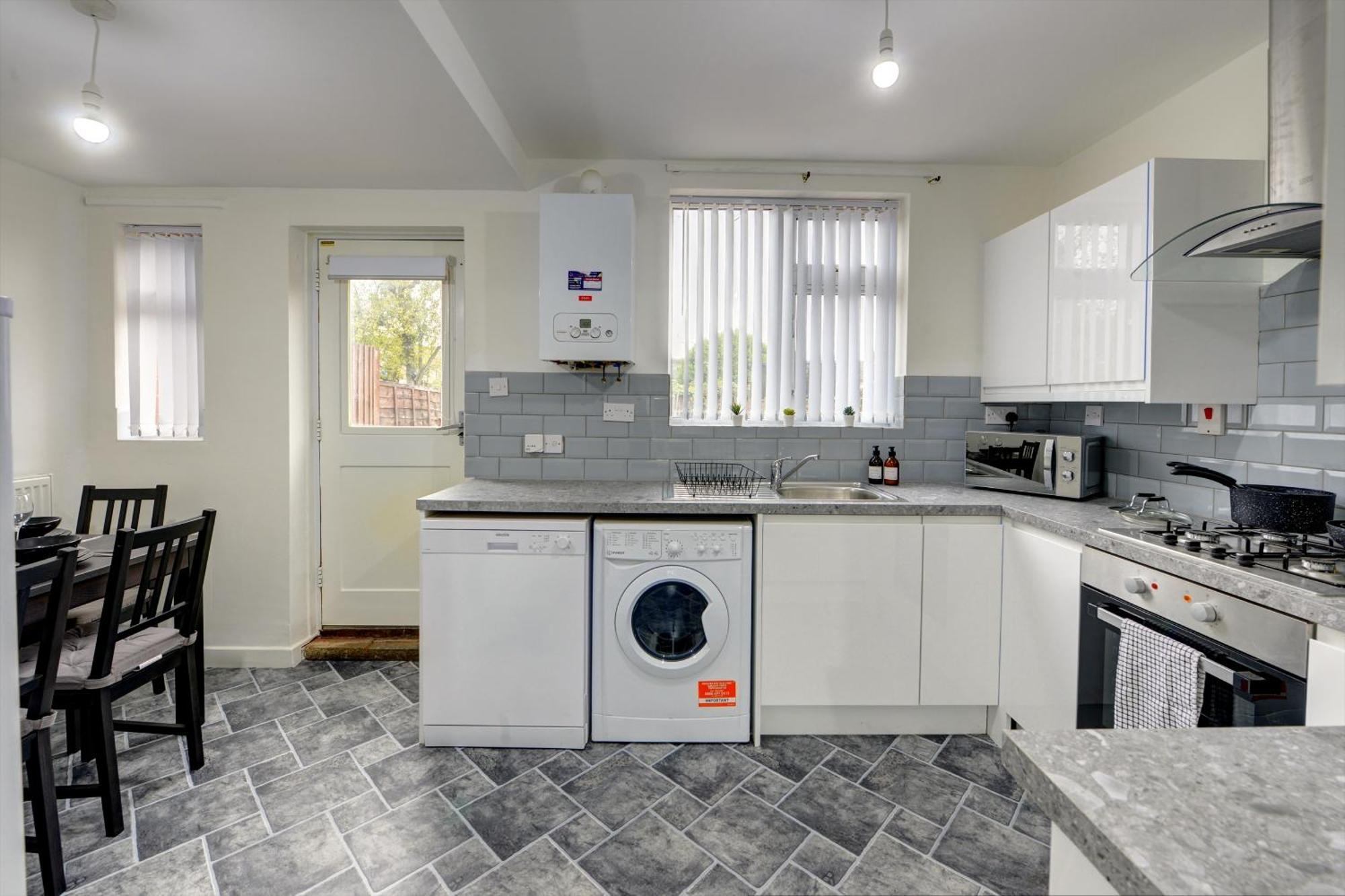 Stunning And Lovely 3 Bed House - Catch 22 Coventry Exteriér fotografie