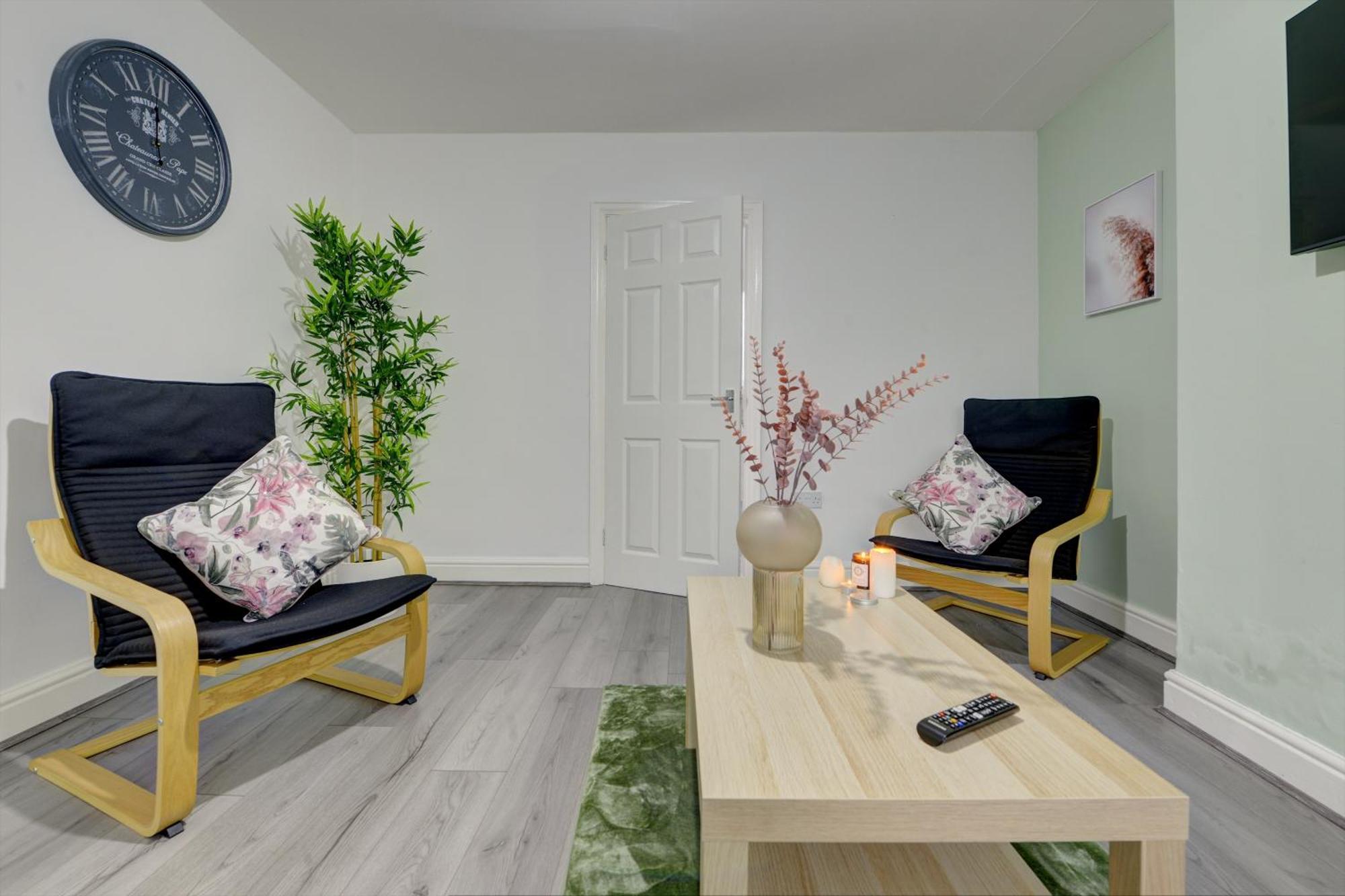 Stunning And Lovely 3 Bed House - Catch 22 Coventry Exteriér fotografie