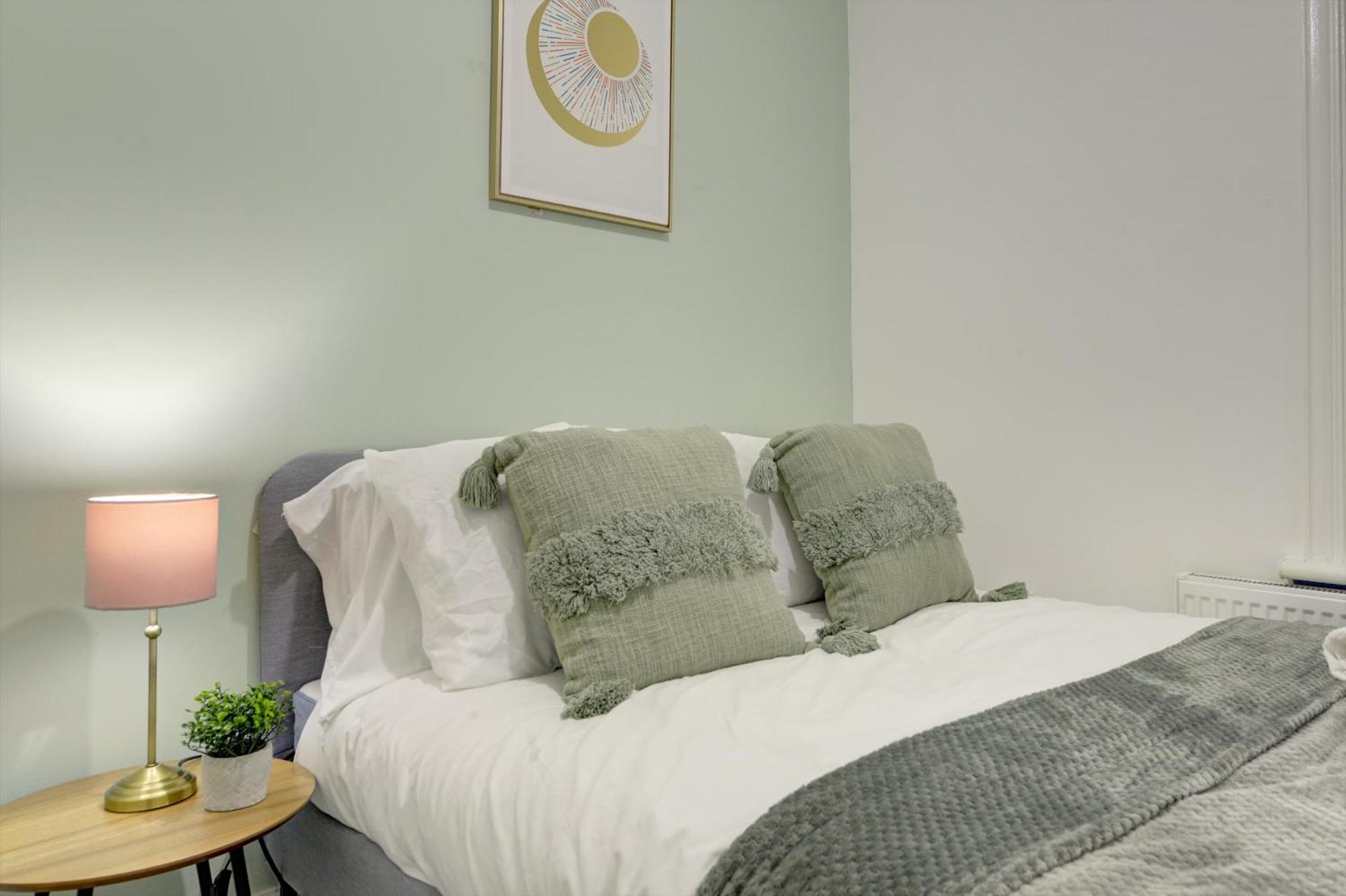 Stunning And Lovely 3 Bed House - Catch 22 Coventry Exteriér fotografie