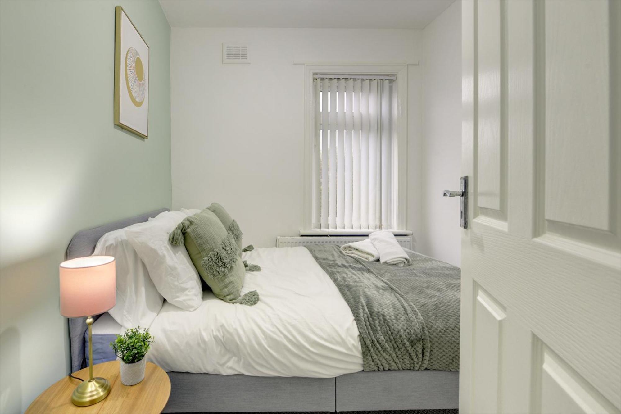 Stunning And Lovely 3 Bed House - Catch 22 Coventry Exteriér fotografie