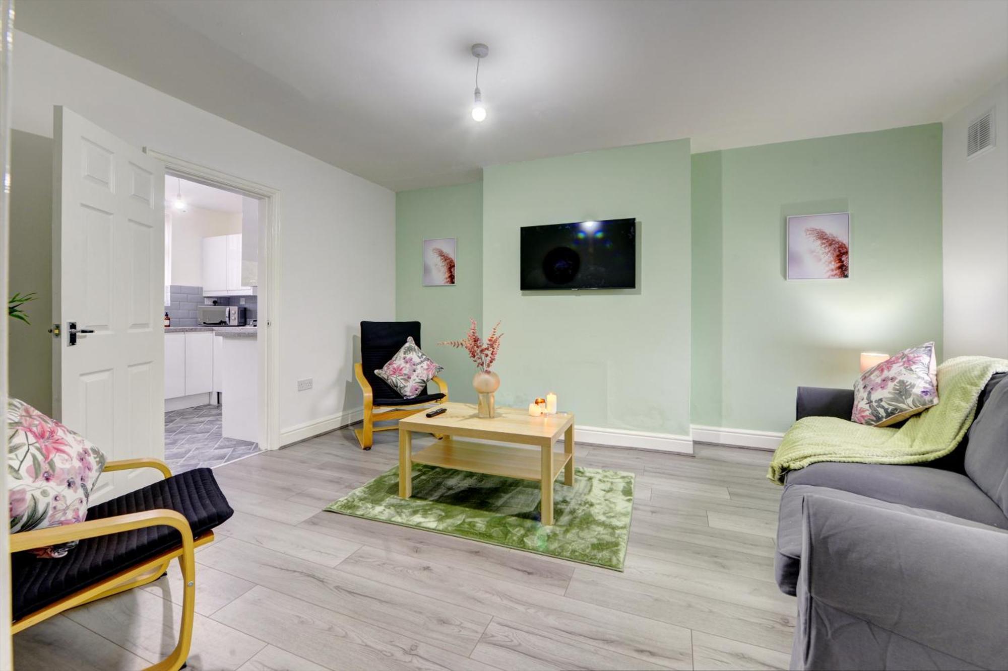 Stunning And Lovely 3 Bed House - Catch 22 Coventry Exteriér fotografie